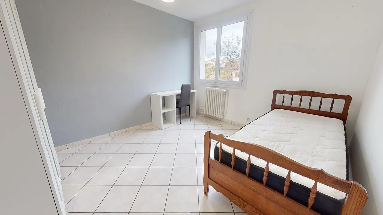 Colocation meublée de 77.0m2 - 360€ - Saint-Fons