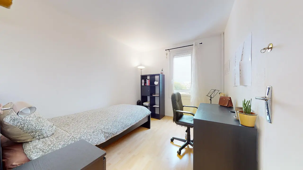 Colocation meublée de 74.0m2 - 489€ - Cergy