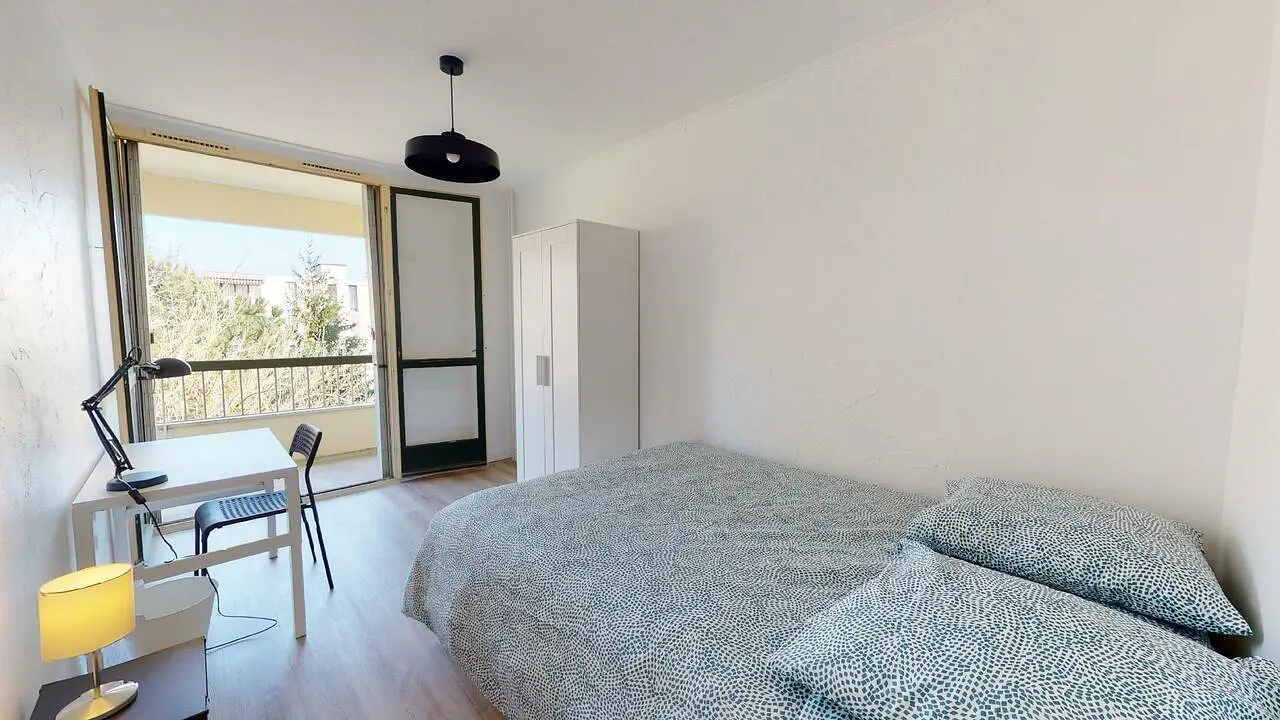 Colocation meublée de 94.0m2 - 498€ - Cenon