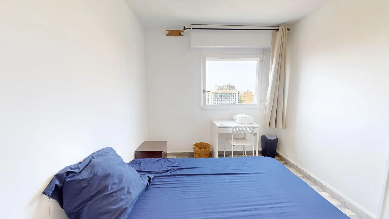 Colocation meublée de 93.09m2 - 480€ - Évry