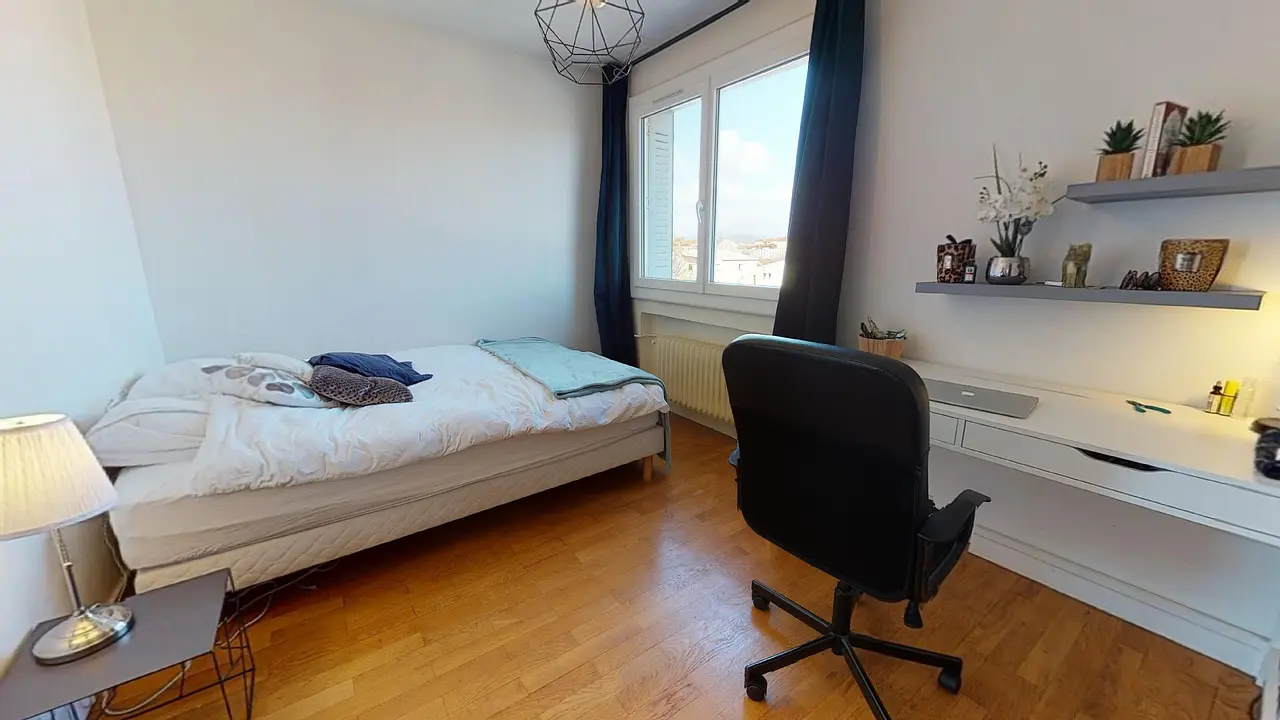 Colocation meublée de 75.0m2 - 581€ - Villeurbanne