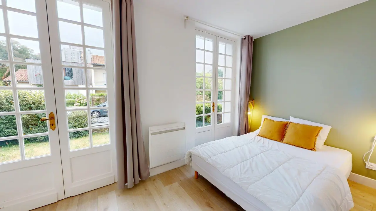 Colocation meublée de 178.31m2 - 598€ - Talence