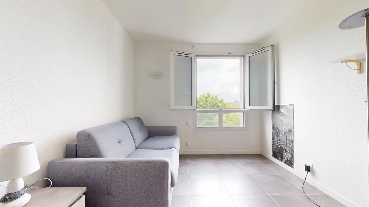 Appartement meublé de 18.0m2 - 646€ - Cergy
