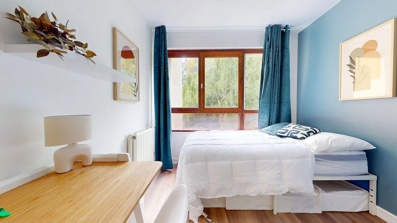 Colocation meublée de 92.96m2 - 479€ - Élancourt