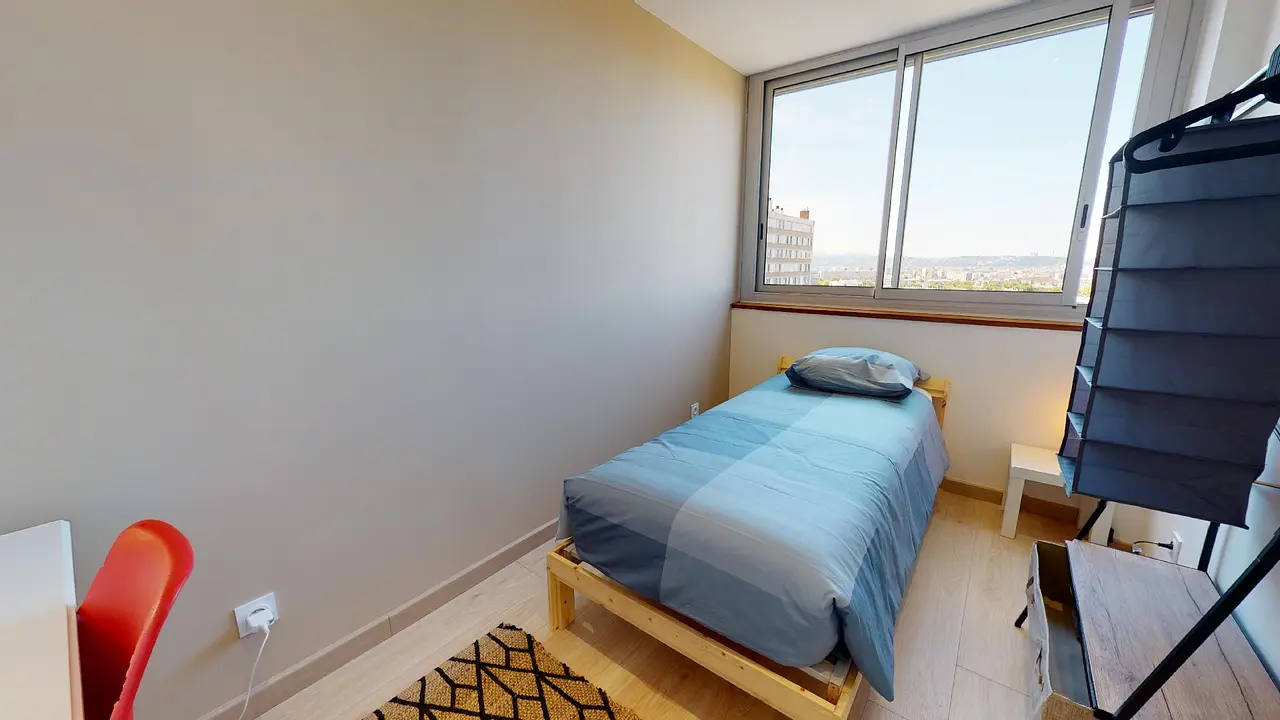 Colocation meublée de 86.0m2 - 497€ - Bron
