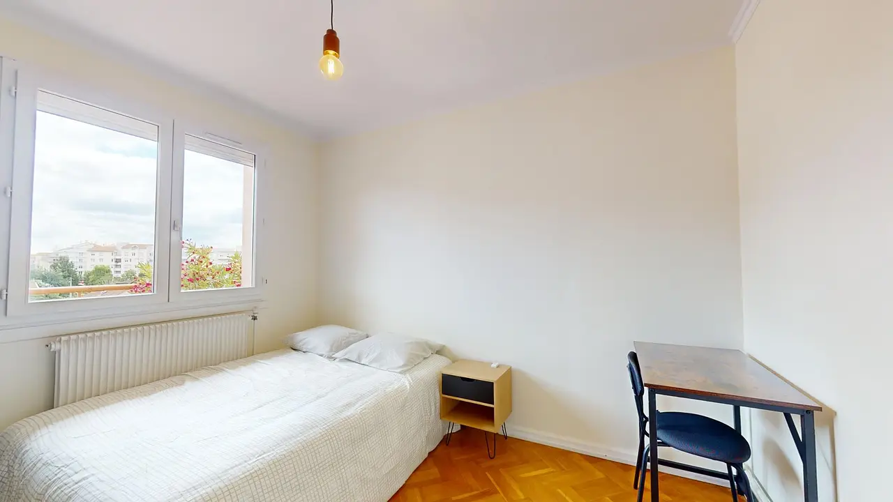 Colocation meublée de 77.0m2 - 490€ - Bron