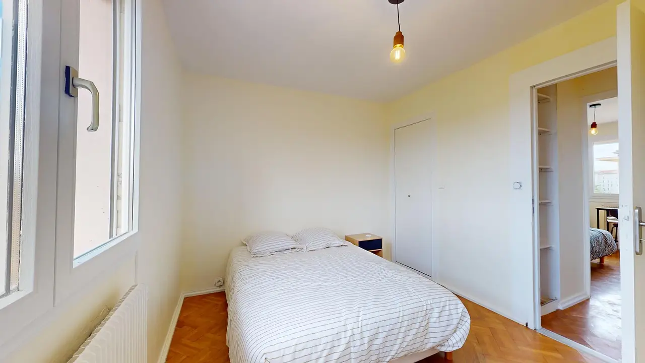 Colocation meublée de 77.0m2 - 496€ - Bron