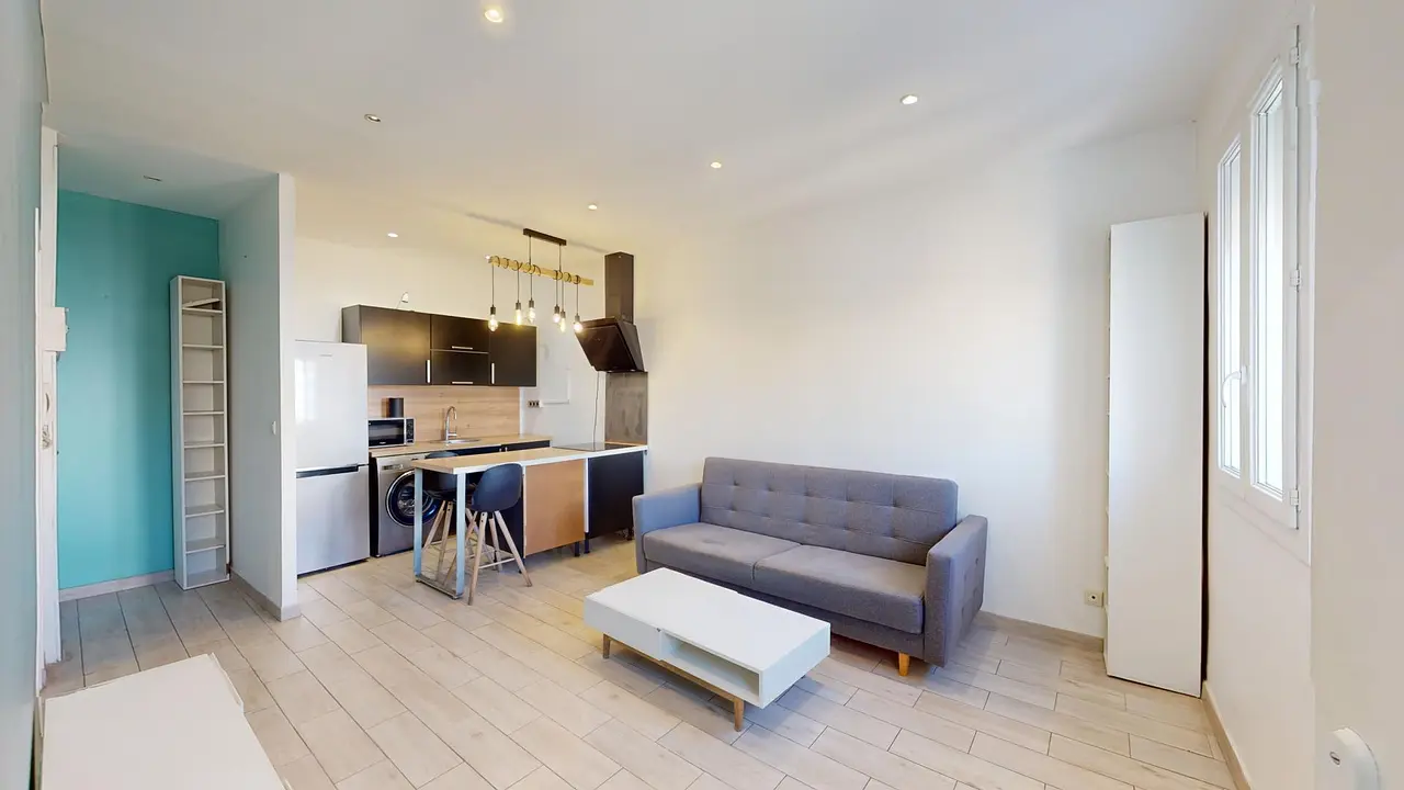 Appartement meublé de 32.12m2 - 710€ - Marseille