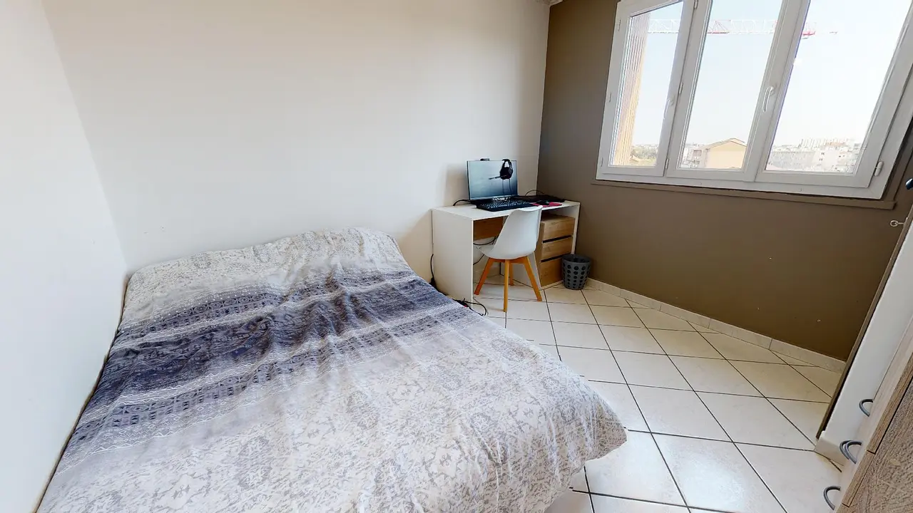 Colocation meublée de 68.0m2 - 554€ - Vénissieux