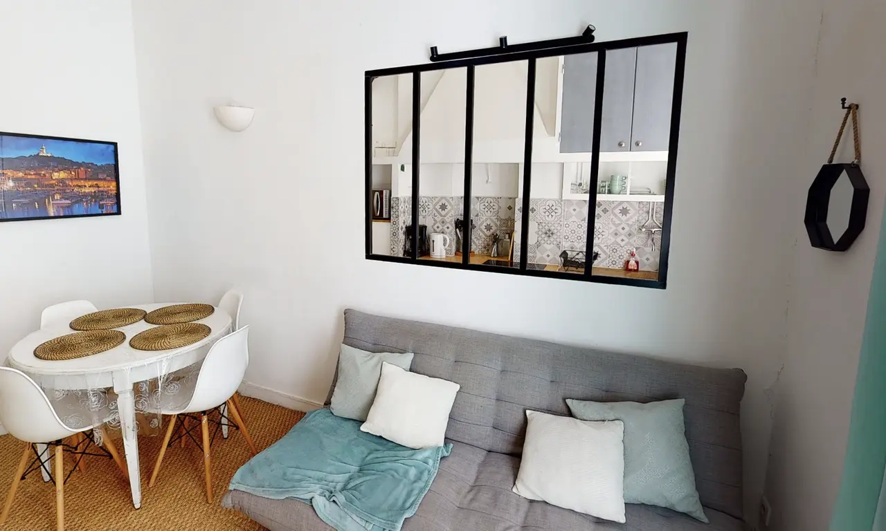 Appartement meublé de 40.61m2 - 748€ - Marseille