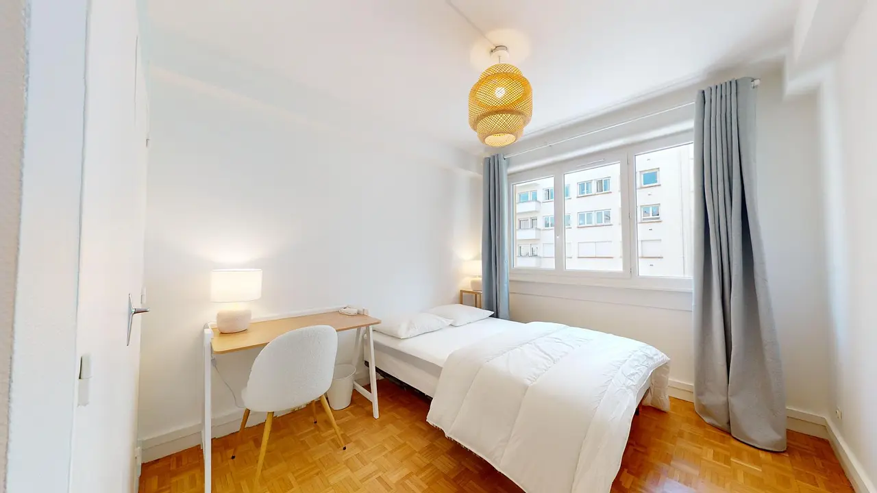 Colocation meublée de 111.69m2 - 670€ - Lyon