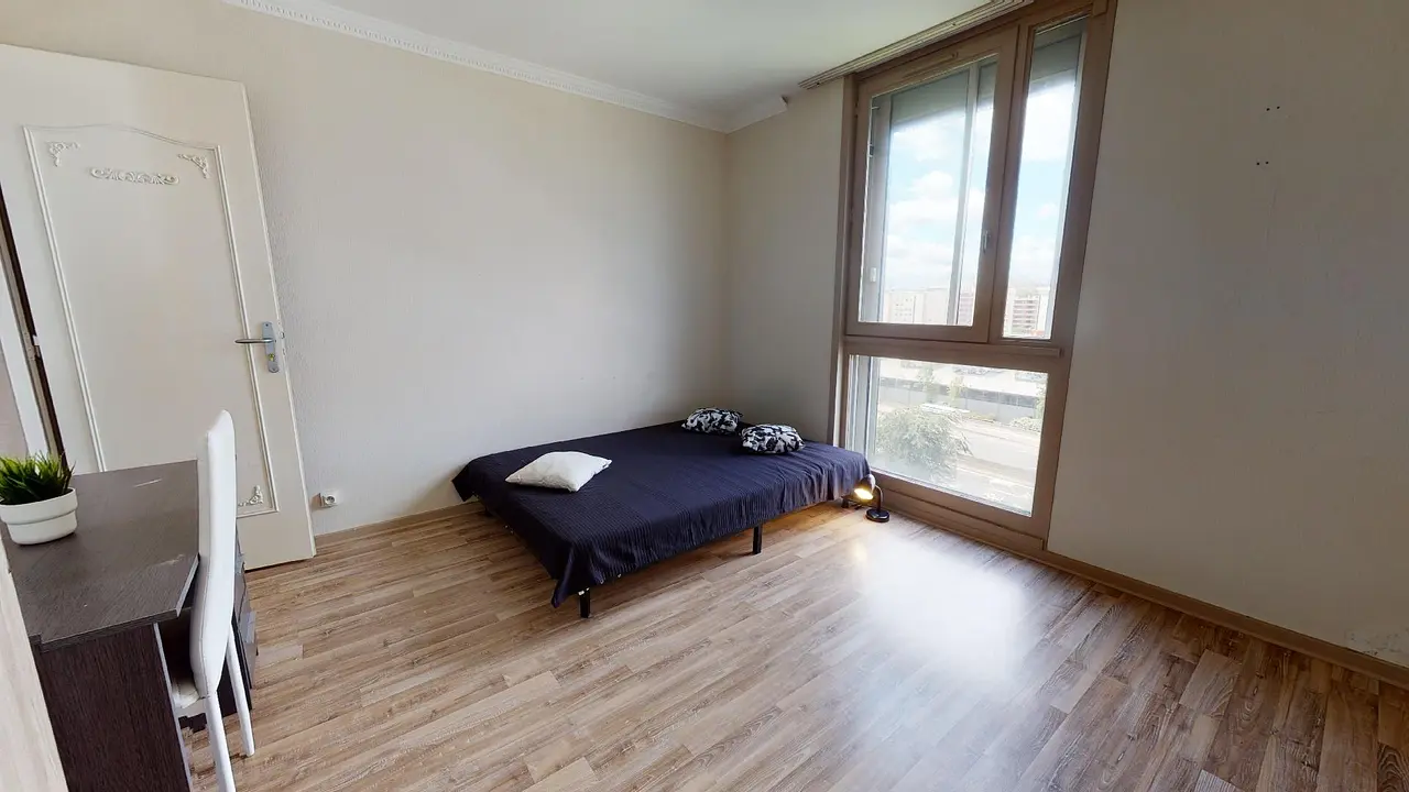 Colocation meublée de 93.0m2 - 480€ - Bron