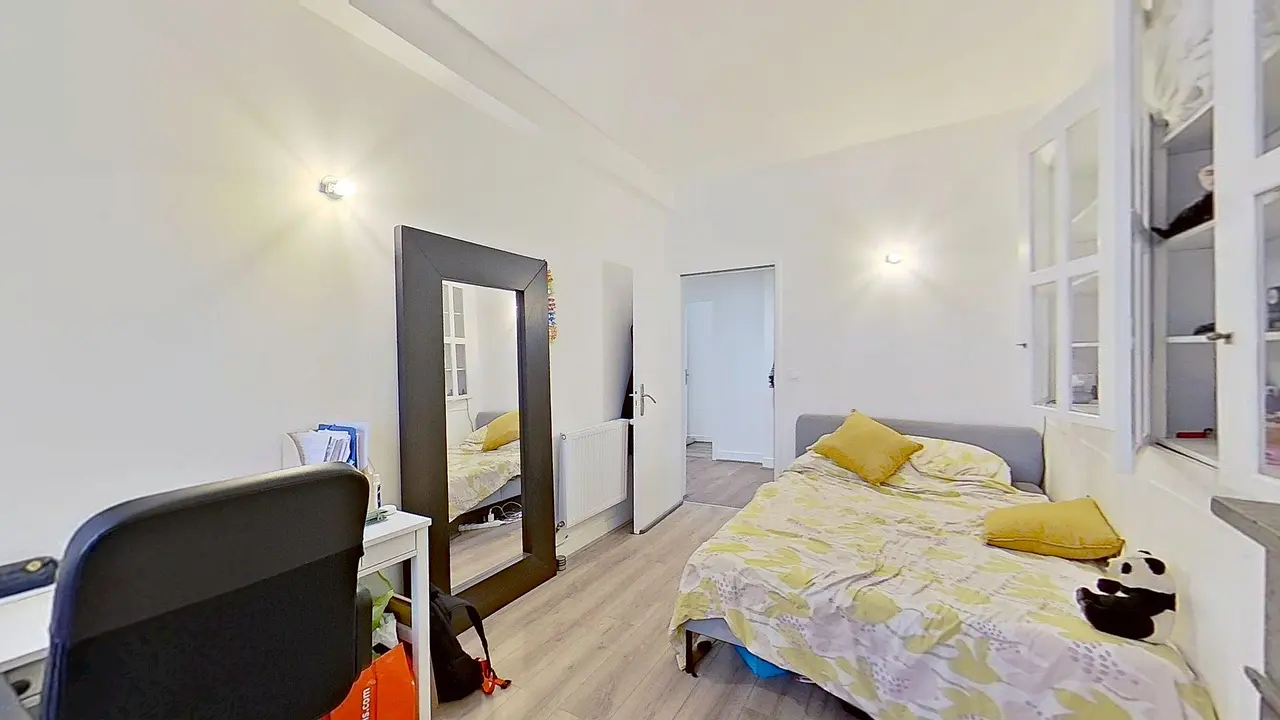 Colocation meublée de 161.4m2 - 424€ - Valence