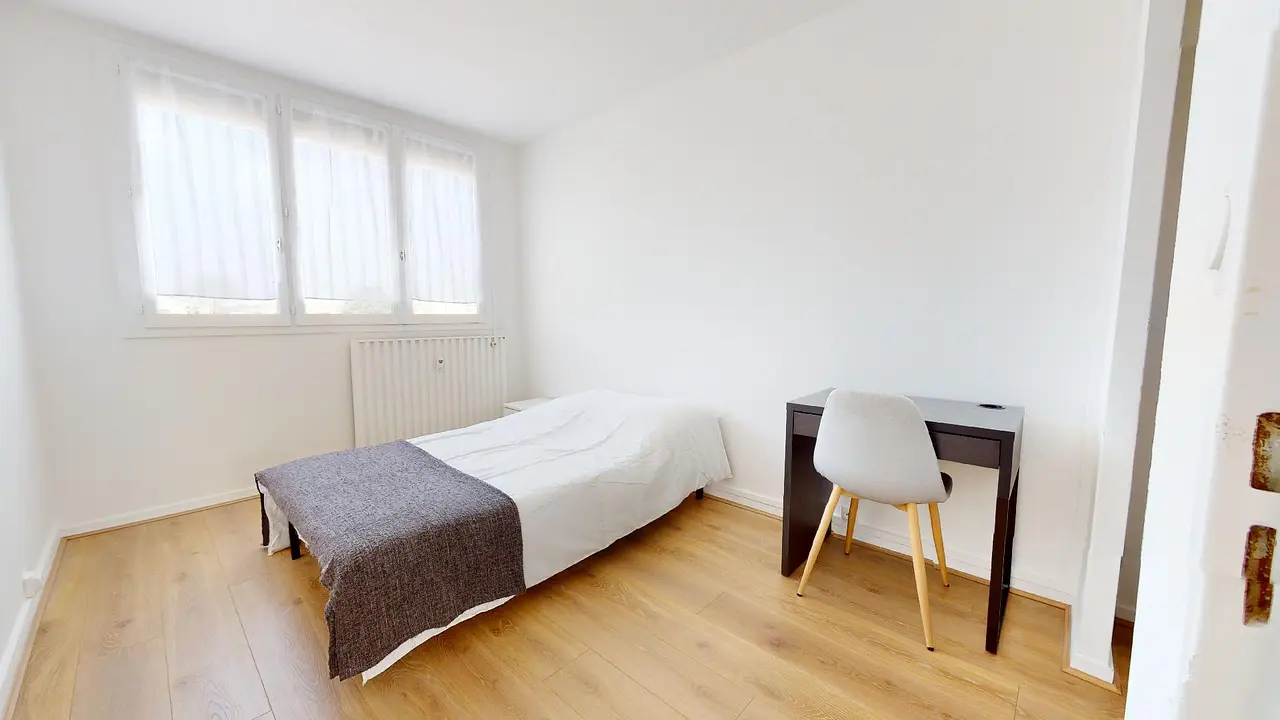 Colocation meublée de 68.0m2 - 450€ - Bron