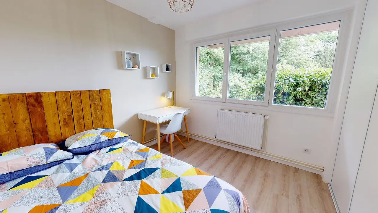 Colocation meublée de 92.0m2 - 533€ - Écully