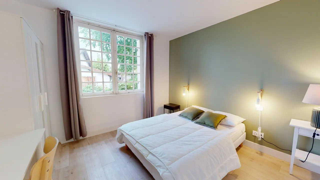 Colocation meublée de 178.31m2 - 691€ - Talence