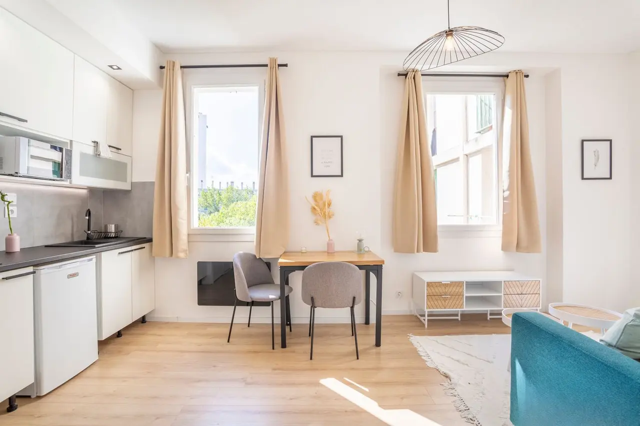 Appartement meublé de 25.23m2 - 591€ - Marseille