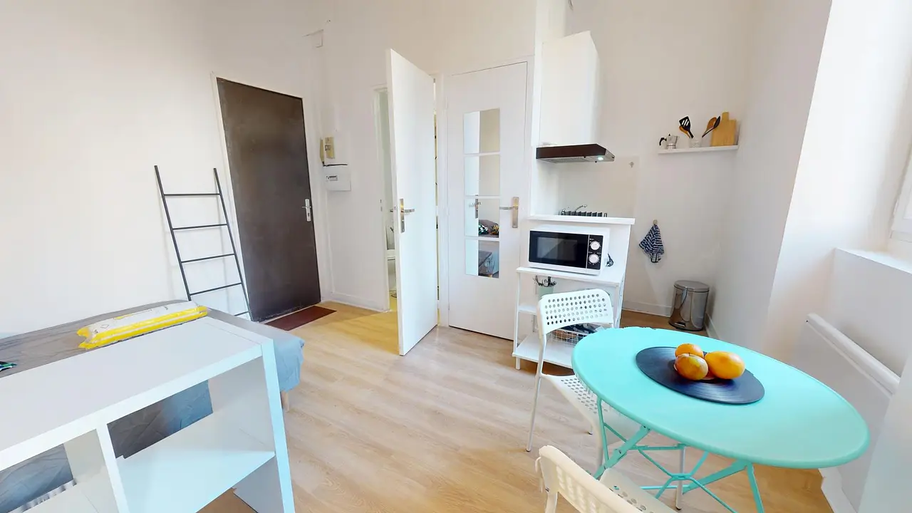 Appartement meublé de 17.0m2 - 620€ - Lyon