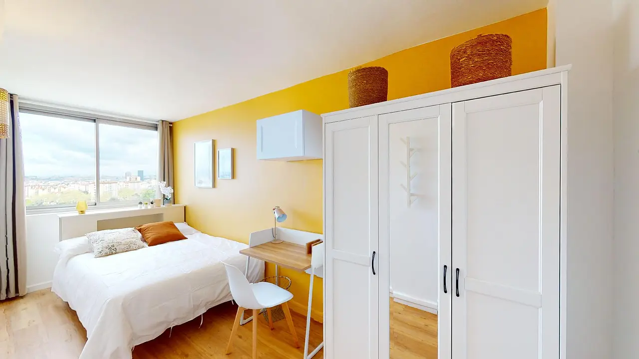 Colocation meublée de 102.51m2 - 554€ - Bron