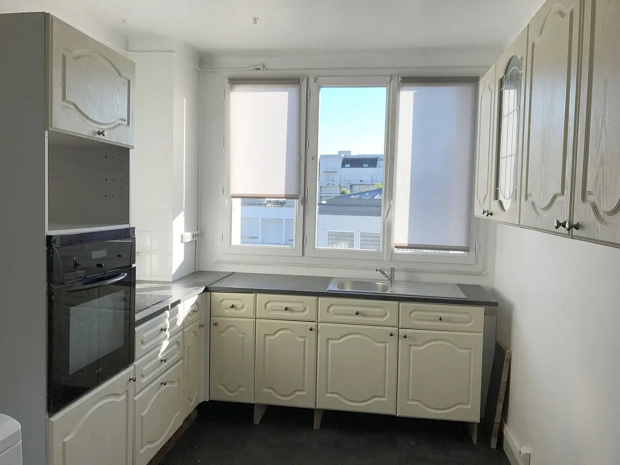 Chambre dans T3 Hyper centre TOURS Jean Jaures 