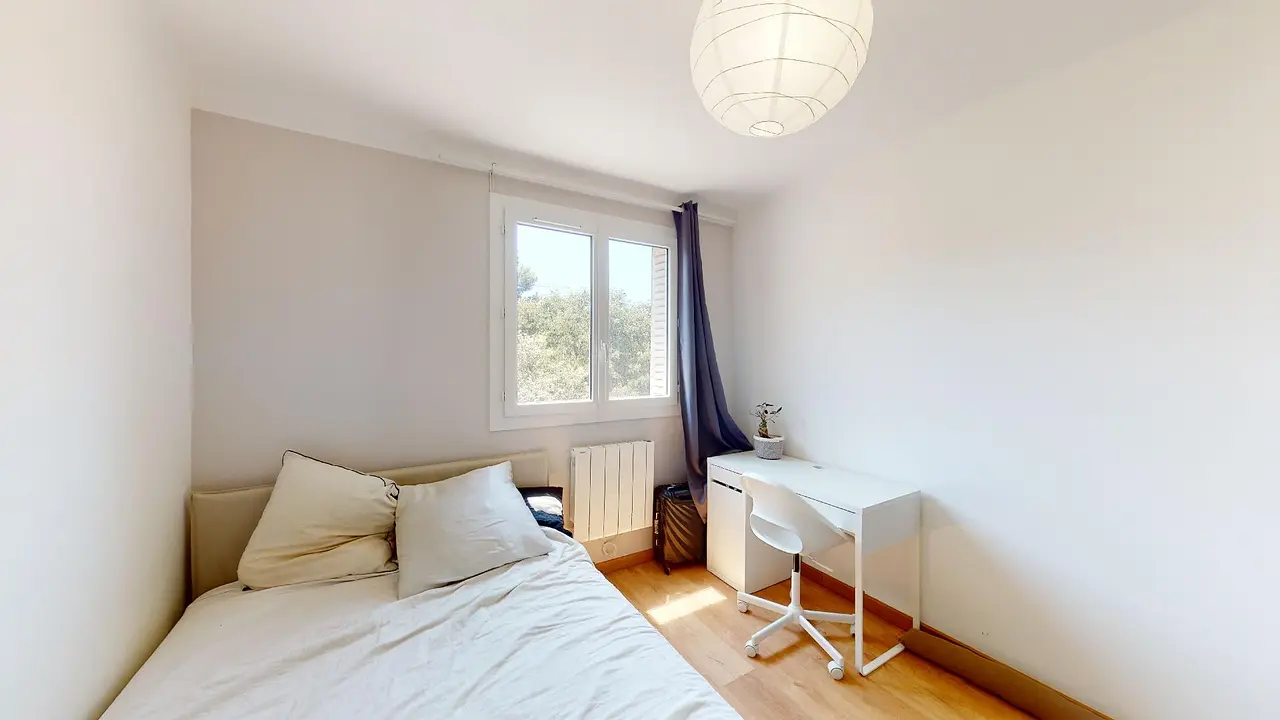 Colocation meublée de 75.0m2 - 489€ - Marseille