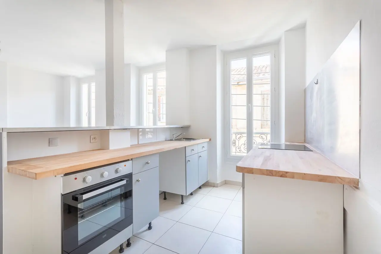 Appartement meublé de 50.43m2 - 834€ - Toulon