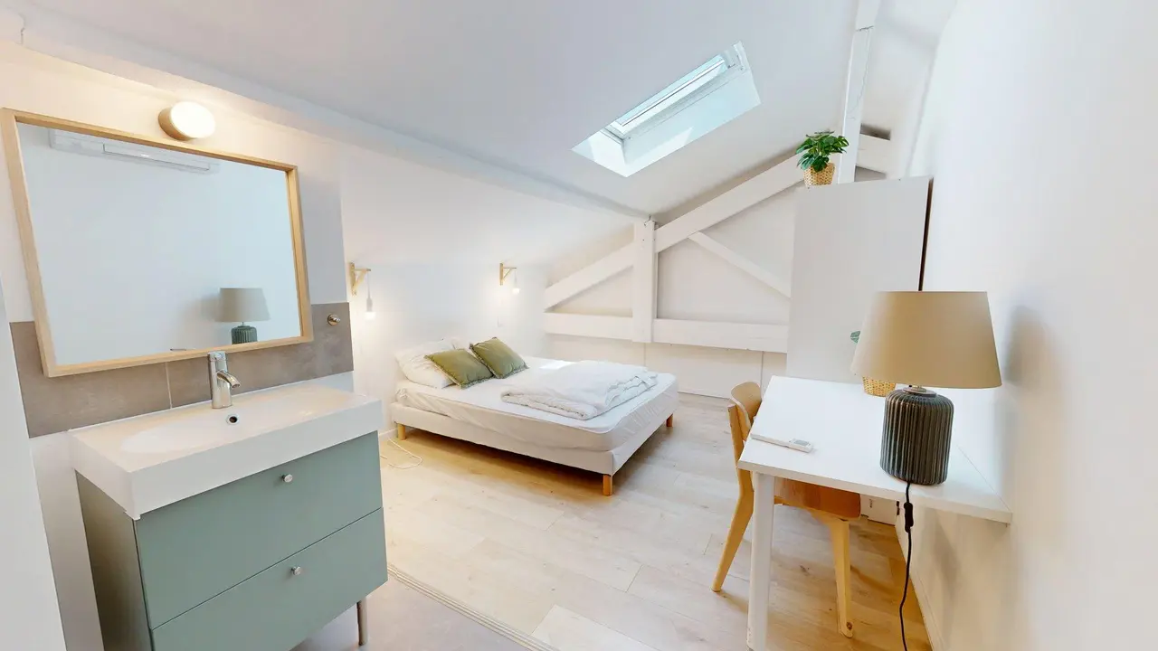 Colocation meublée de 178.31m2 - 691€ - Talence