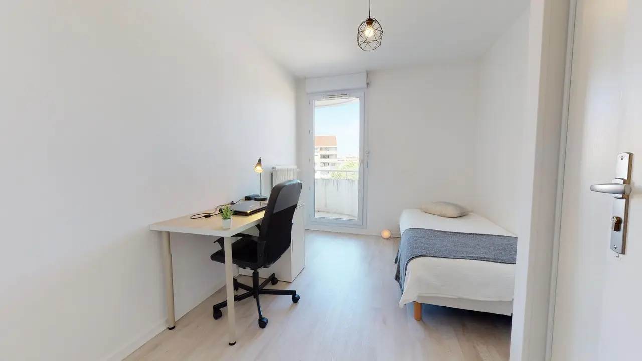 Colocation meublée de 87.0m2 - 550€ - Villeurbanne