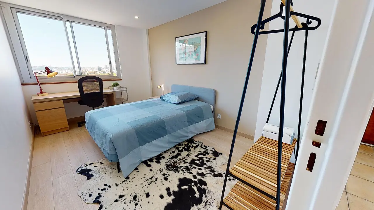 Colocation meublée de 86.0m2 - 552€ - Bron