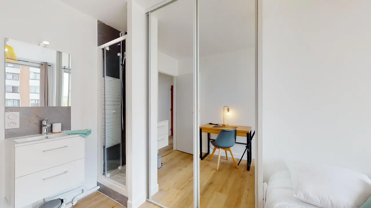 Colocation meublée de 93.0m2 - 495€ - Villeurbanne