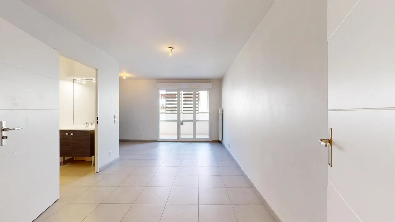 Appartement non meublé de 27.0m2 - 587€ - Nice