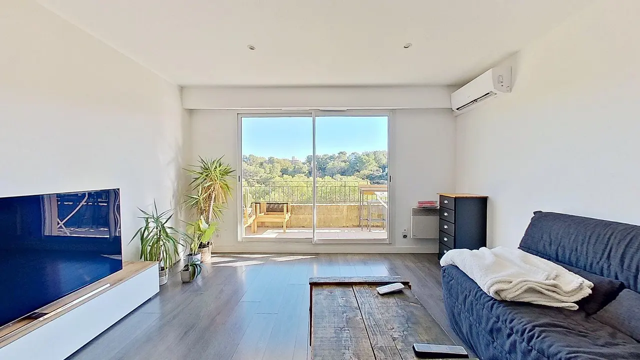 Appartement non meublé de 87.73m2 - 1799€ - Mougins