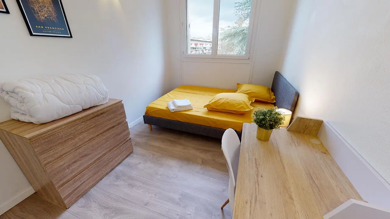 Colocation meublée de 77.0m2 - 541€ - Bron