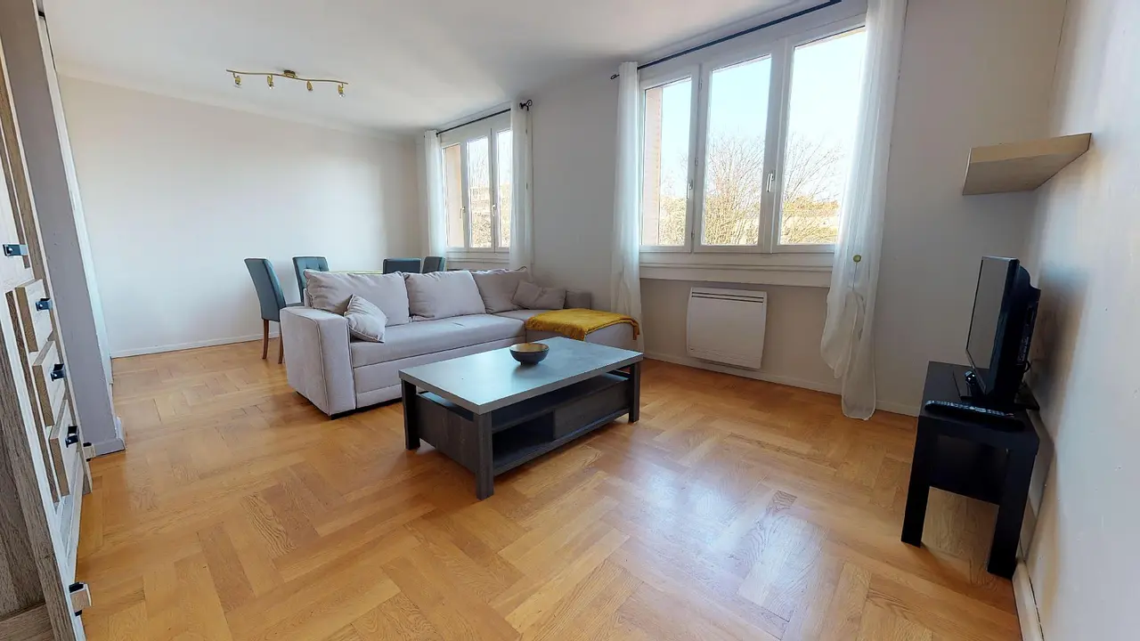 Appartement meublé de 48.0m2 - 849€ - Caluire-et-Cuire