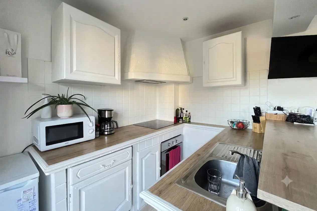 Appartement meublé de 29.0m2 - 837€ - Nice