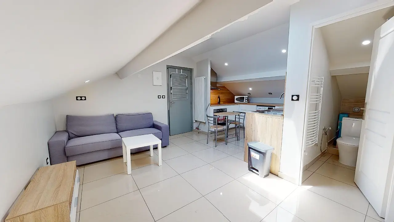 Maison meublée de 22.0m2 - 869€ - Vénissieux