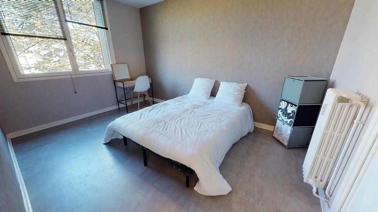 Colocation meublée de 66.0m2 - 490€ - Vénissieux