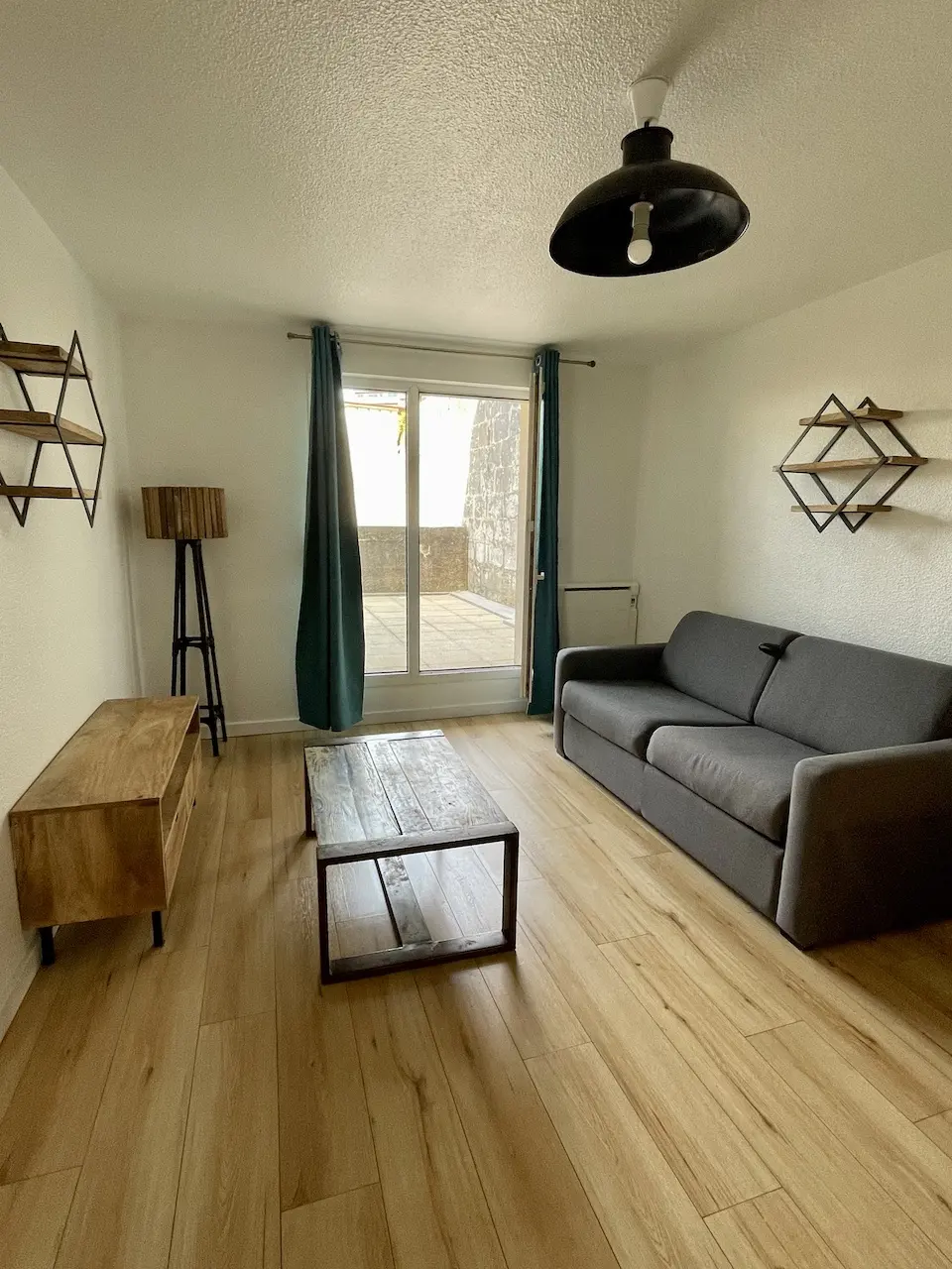 Appartement meublé de 25.2m2 - 772€ - Bordeaux
