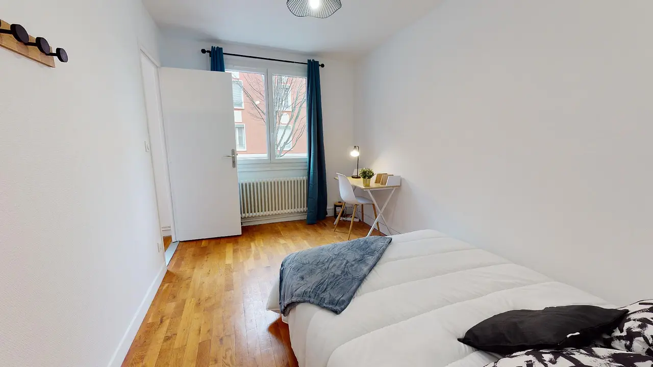 Colocation meublée de 70.0m2 - 477€ - Villeurbanne