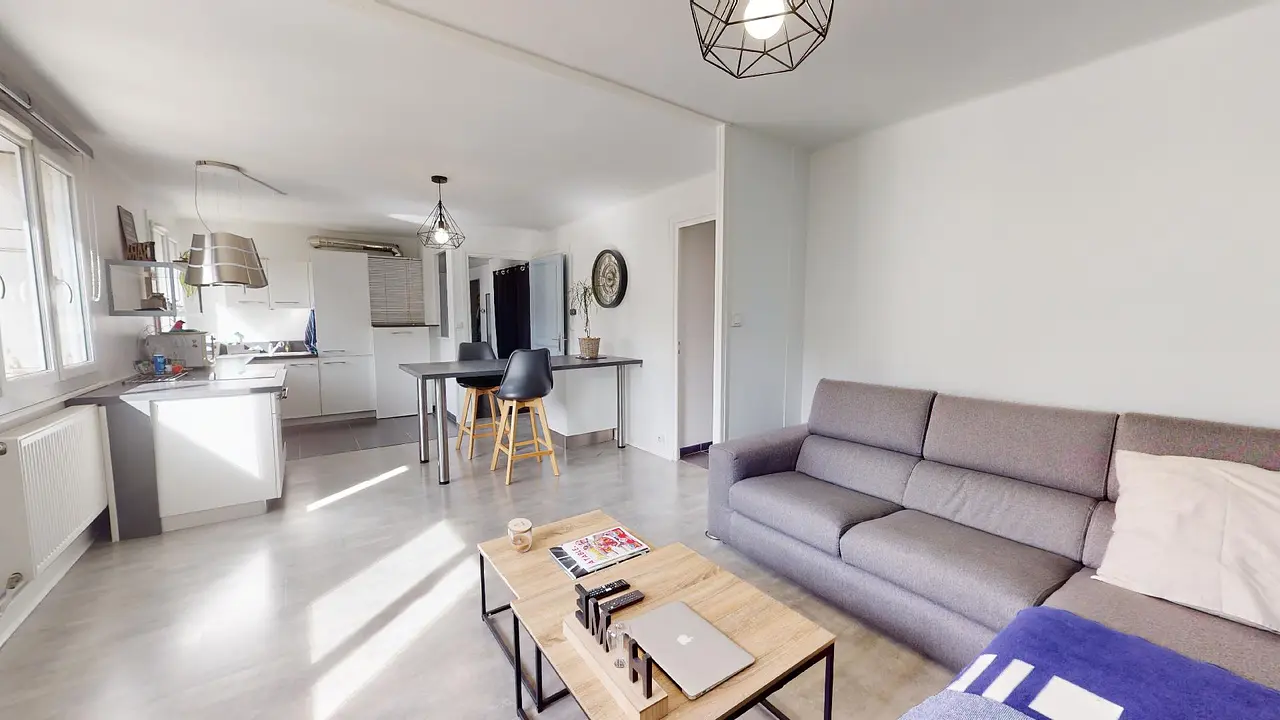 Appartement meublé de 73.52m2 - 819€ - Saint-Étienne