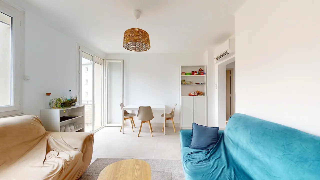 Colocation meublée de 66.0m2 - 428€ - Nîmes