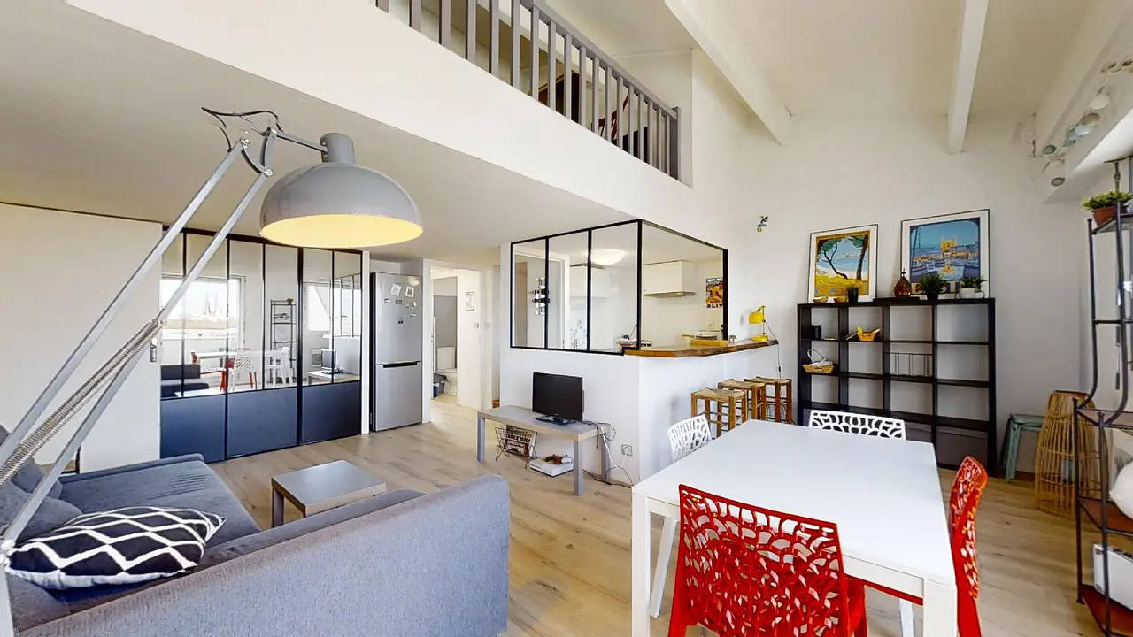 Appartement meublé de 91.0m2 - 1700€ - Bordeaux