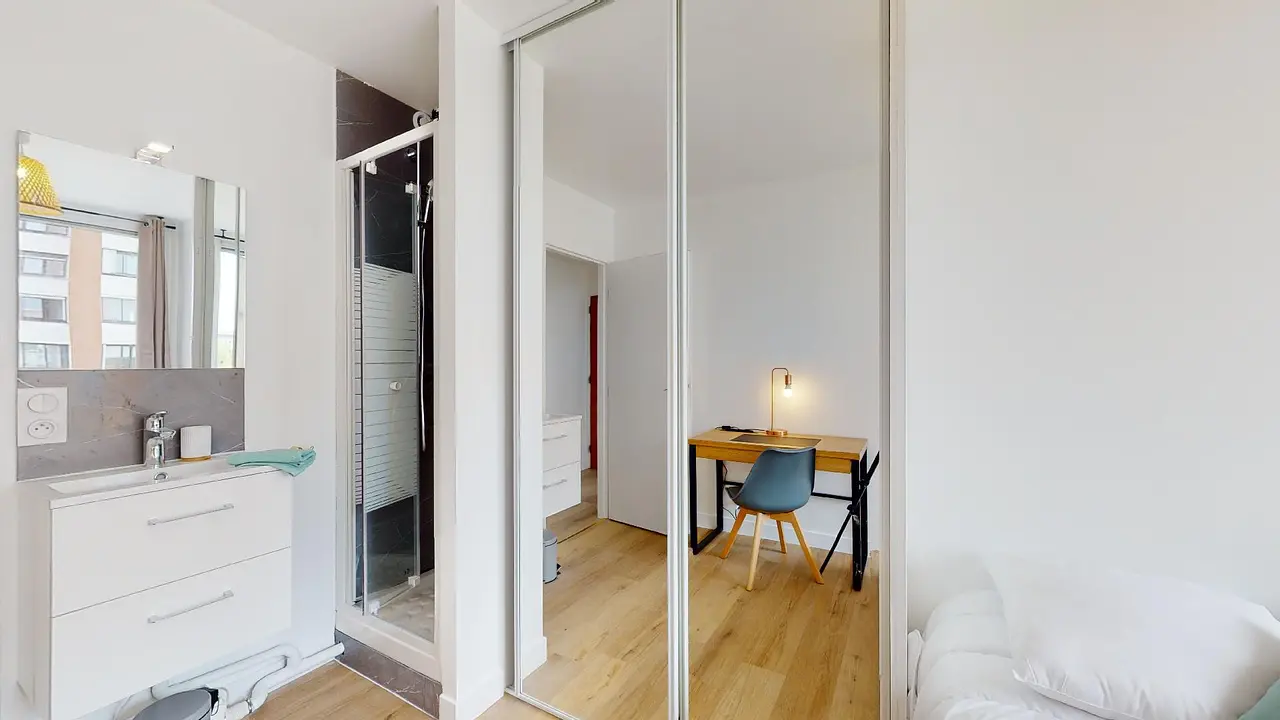 Colocation meublée de 93.0m2 - 495€ - Villeurbanne