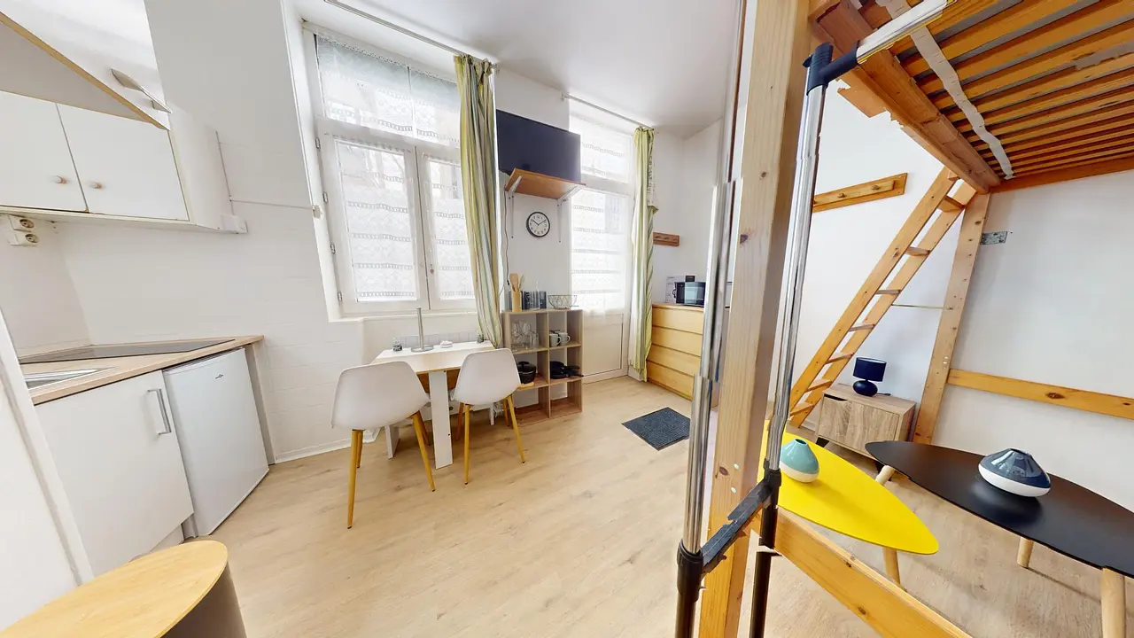 Appartement meublé de 15.0m2 - 682€ - Lyon