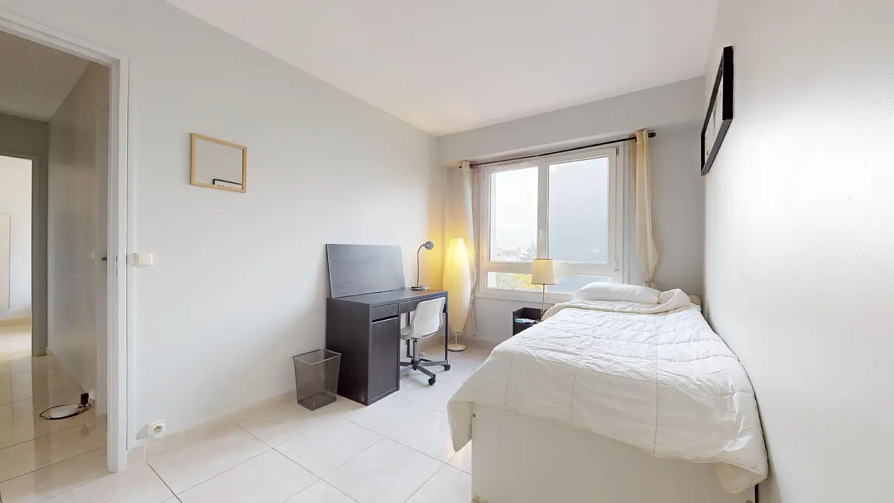 Colocation meublée de 71.0m2 - 588€ - Meudon