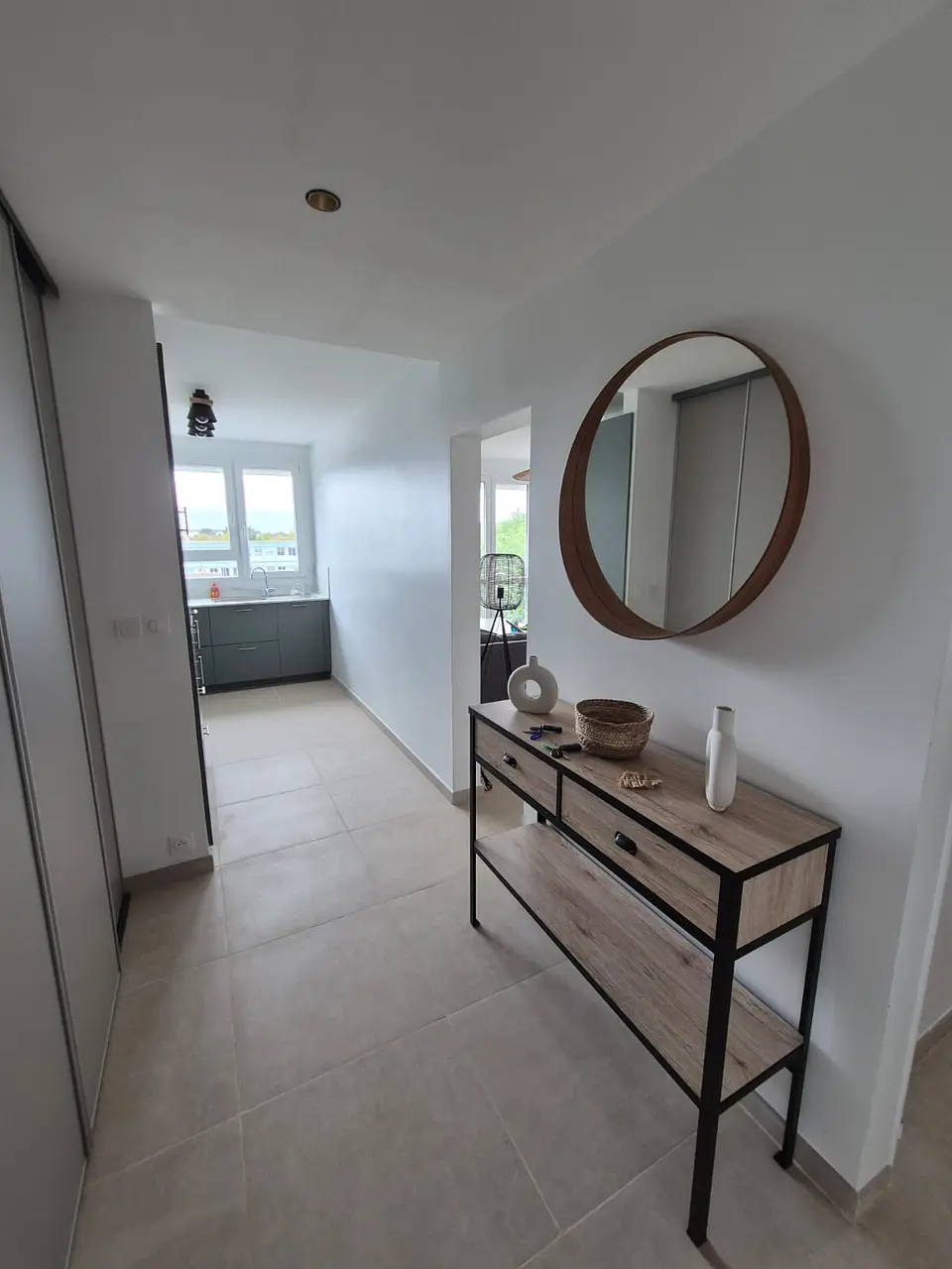 Chambre dans une colocation de 3 filles se libere fin decembre
