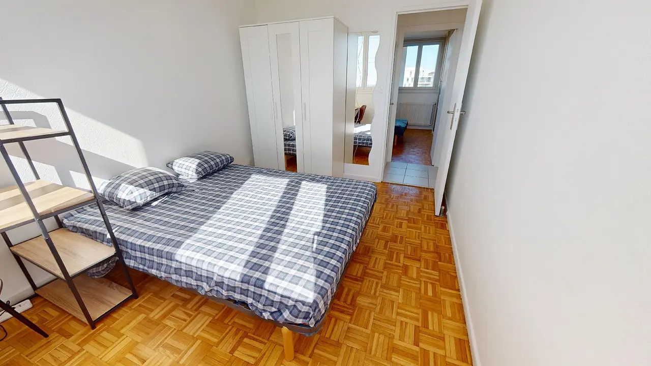 Colocation meublée de 69.0m2 - 450€ - Vénissieux
