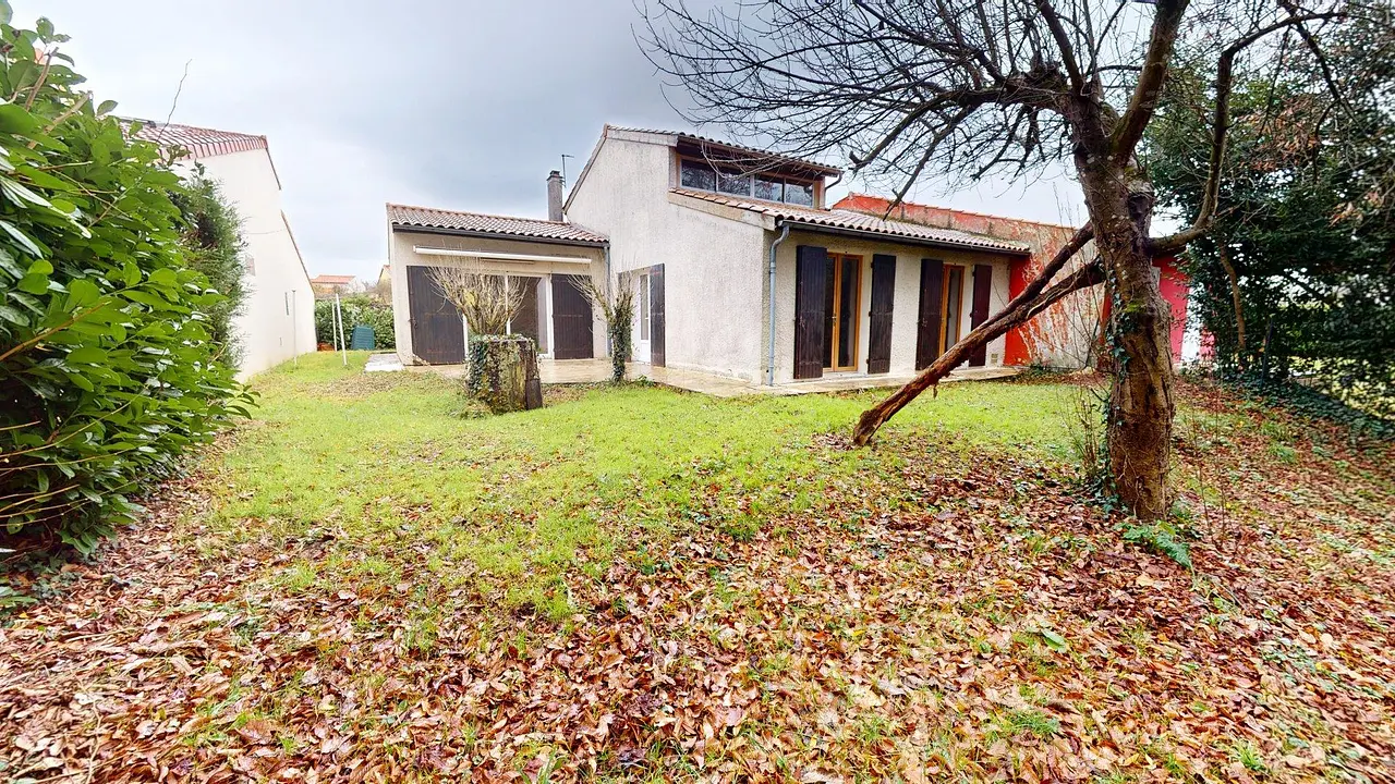 Maison non meublée de 111.74m2 - 1375€ - Floirac