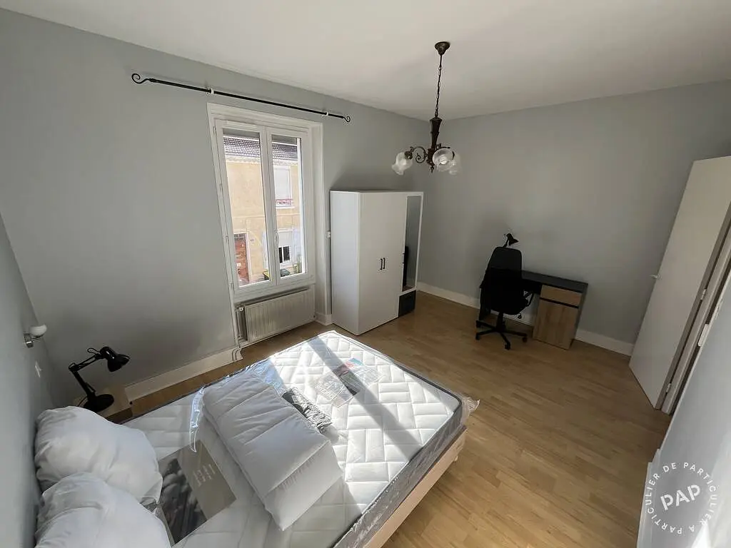 Une chambre en colocation de 3 - Maison Lyon 8