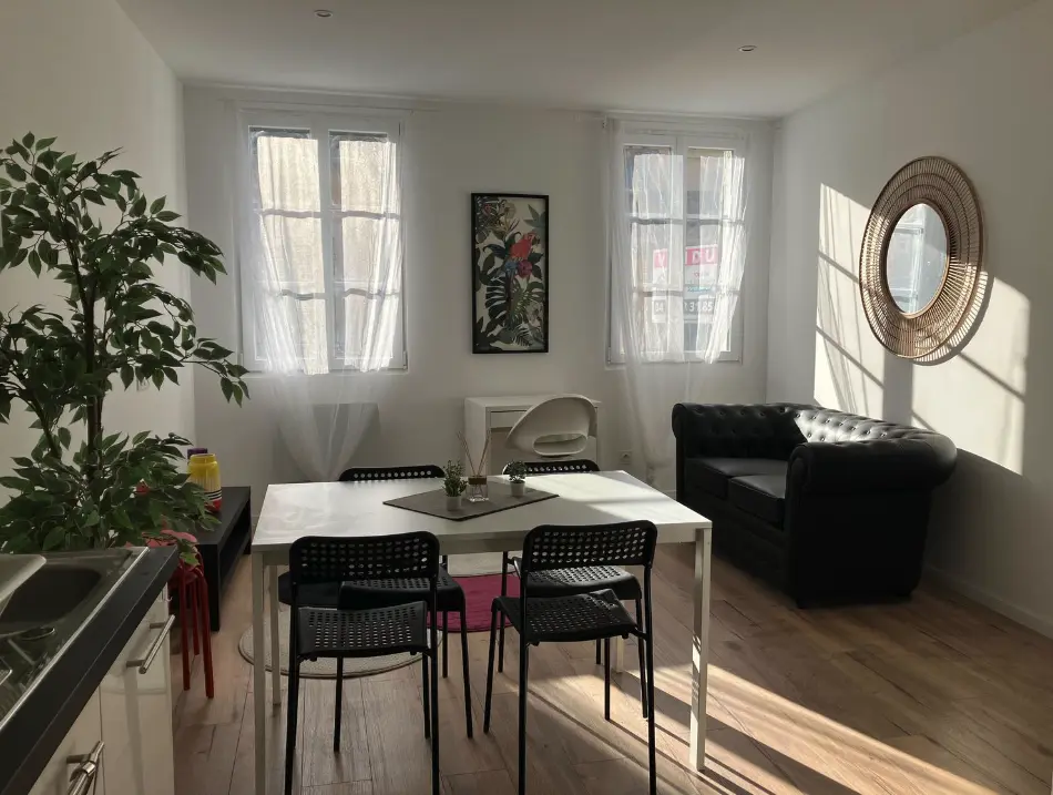 Appartement meublé de 41.0m2 - 722€ - Toulon